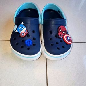 Kids Crocs size 8/9
